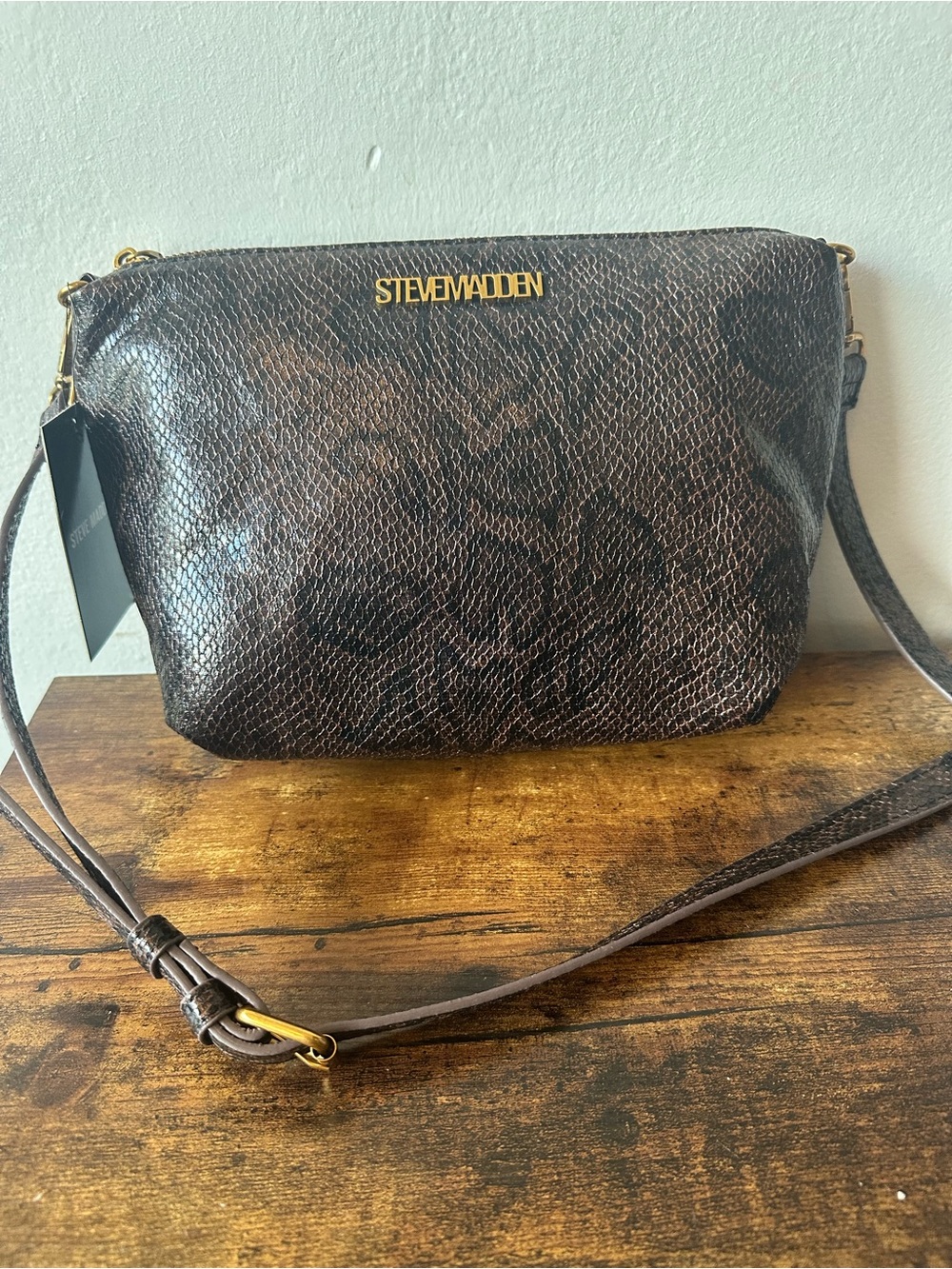 Steve Madden Dark Brown Textured Snakeskin Print Crossbody w/ Gold Hardware NWT